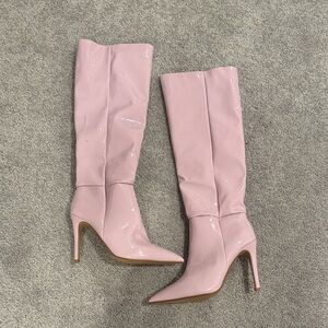 Quanticlo light pink heeled boots, size 39